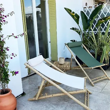 Charming Penthouse In - 10 Minutes From Seaside Apartment