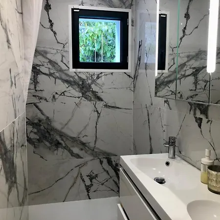 Jardin Avec Jacuzzi, Vue Et Montagne, Clim & Parking Apartment