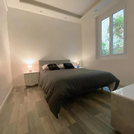 Quiet Apartment, Ac With Free Street Parking And Little Garden * Nice