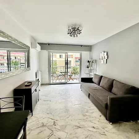 Sweet Apartment *