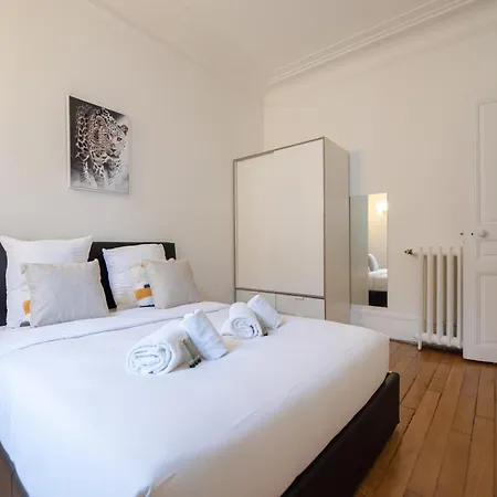 Amazing Flat - Near Champs-elysees Apartment *