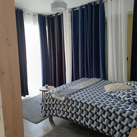 Promenade Des Apartment