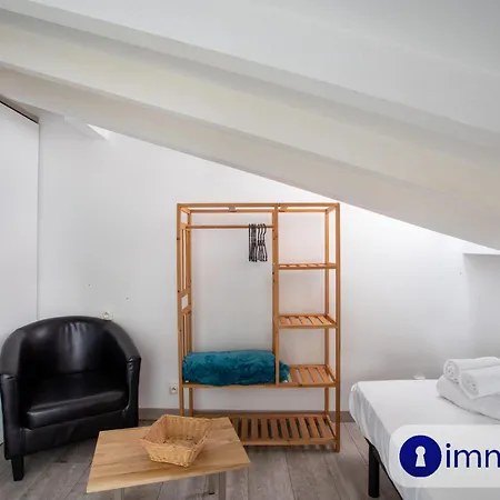Studio Air-conditioned Liberation District Apartment Nice