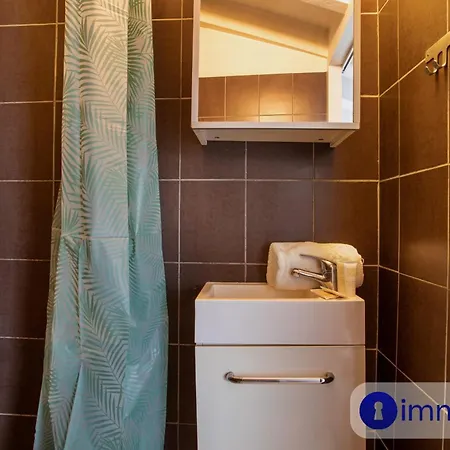Studio Air-conditioned Liberation District * Nice