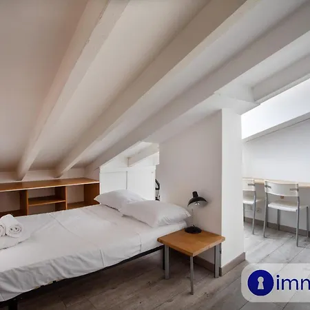 Studio Air-conditioned Liberation District Apartment *