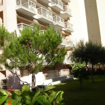 With Balcony - 1 Minute From The Apartment