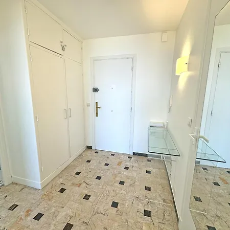 Apartment Stunning Rooftop Retreat On The Promenade Des