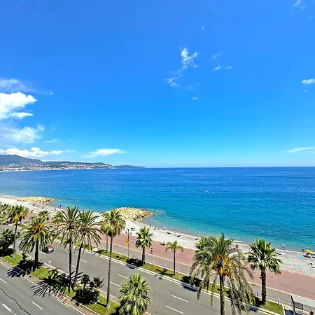 Stunning Rooftop Retreat On The Promenade Des Apartment *