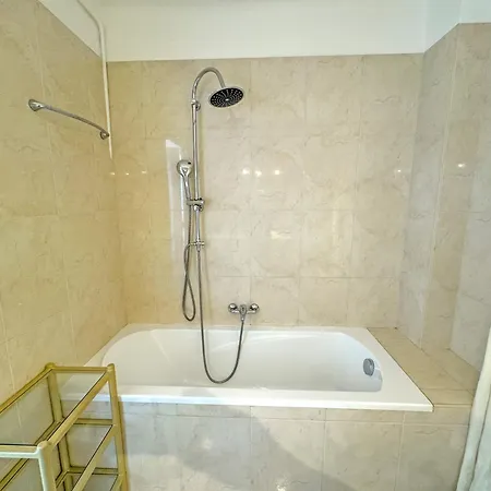 Apartment Stunning Rooftop Retreat On The Promenade Des Nice