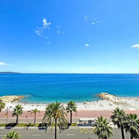 Apartment Stunning Rooftop Retreat On The Promenade Des *