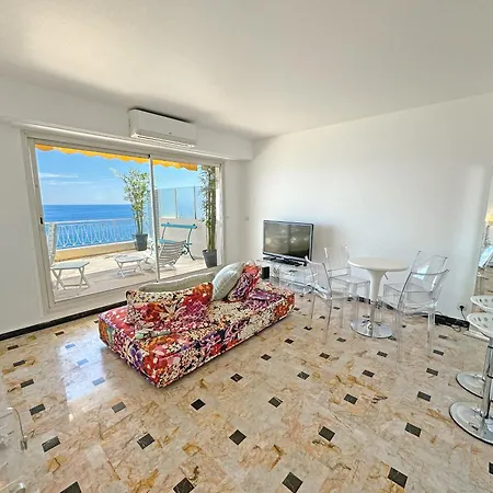Stunning Rooftop Retreat On The Promenade Des Apartment