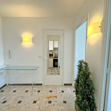 Stunning Rooftop Retreat On The Promenade Des Nice