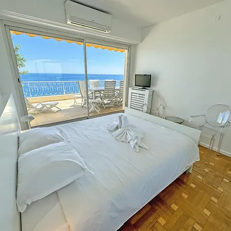 Apartment Stunning Rooftop Retreat On The Promenade Des *