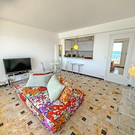 Apartment Stunning Rooftop Retreat On The Promenade Des Nice