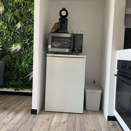 Apartment Chill 06 *