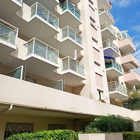 With Balcony - 1 Minute From The Apartment