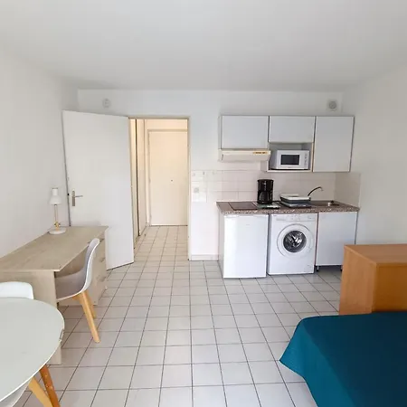 Apartment With Balcony - 1 Minute From The