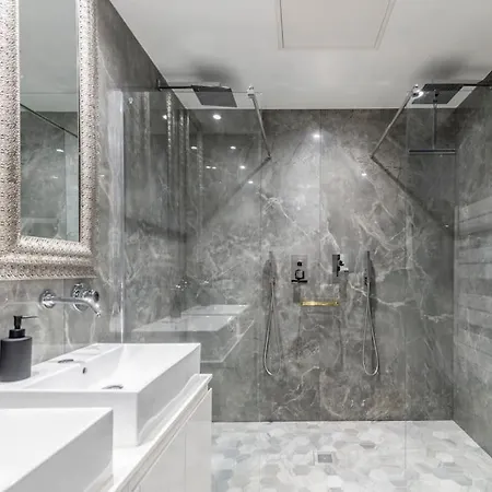 Sur La Pietonne Apartment *