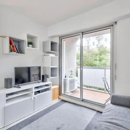 F2 Lumineux A 15 Min De La Promenade Des Apartment