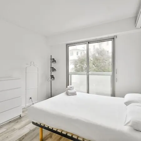 F2 Lumineux A 15 Min De La Promenade Des Apartment *