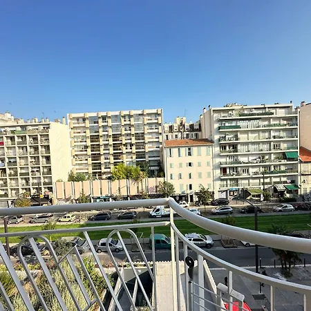 Spacieux - 4 Confortables Apartment *