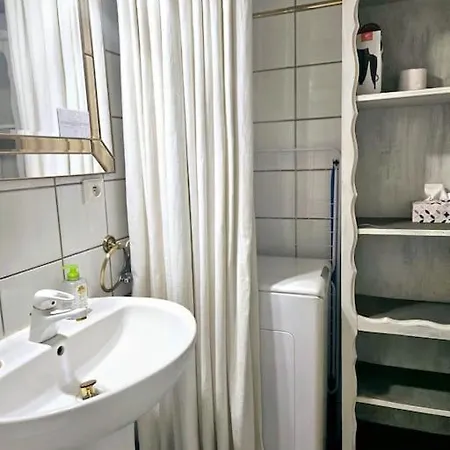 Promenade Apartment *