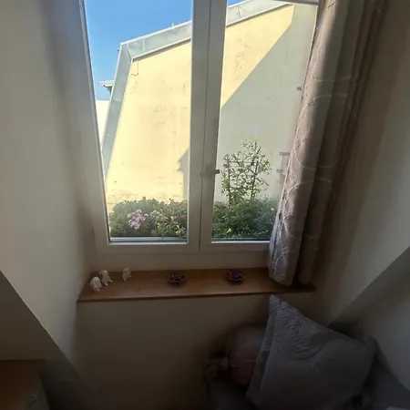 Apartment Centre *