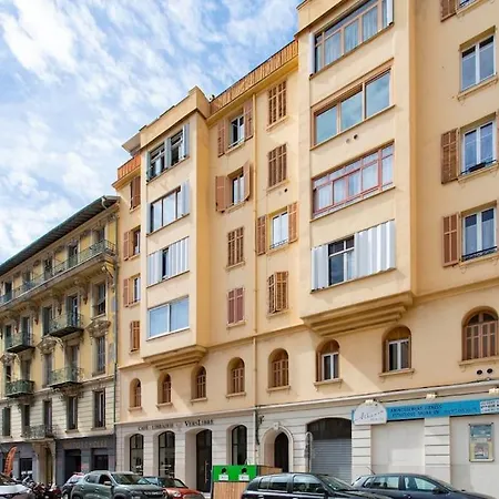 L58 Staywizus - Port 2 Bdrs 5mins Old Town & Tram Apartment