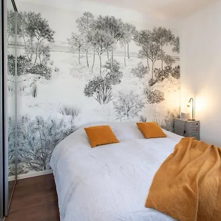 L58 Staywizus - Port 2 Bdrs 5mins Old Town & Tram Apartment