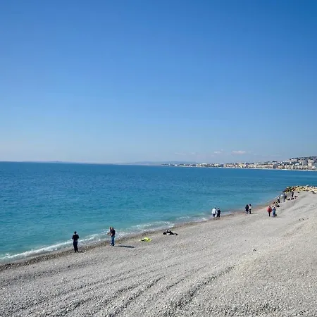 Centre Negresco 2 Pieces Calme A 150 M Des Plages Et Zone Pietonne, Parking Couvert *