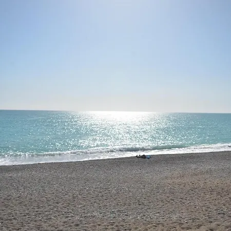 Centre Negresco 2 Pieces Calme A 150 M Des Plages Et Zone Pietonne, Parking Couvert *