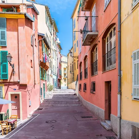 Apartment Centre Negresco 2 Pieces Calme A 150 M Des Plages Et Zone Pietonne, Parking Couvert
