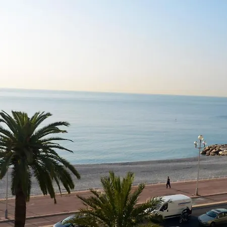 Apartment Centre Negresco 2 Pieces Calme A 150 M Des Plages Et Zone Pietonne, Parking Couvert *
