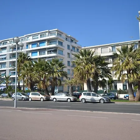 Apartment Centre Negresco 2 Pieces Calme A 150 M Des Plages Et Zone Pietonne, Parking Couvert