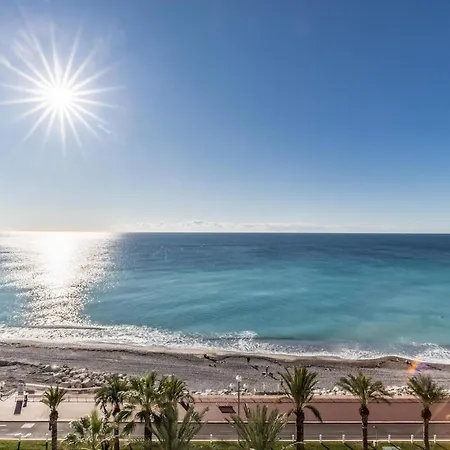 Centre Negresco 2 Pieces Calme A 150 M Des Plages Et Zone Pietonne, Parking Couvert