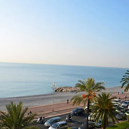 Centre Negresco 2 Pieces Calme A 150 M Des Plages Et Zone Pietonne, Parking Couvert Apartment
