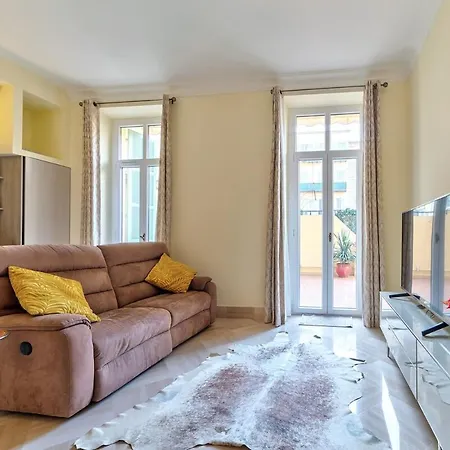 Elegant Apartment With Big Terrace *