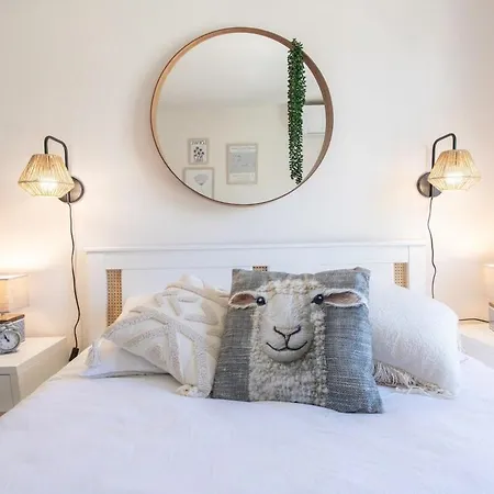 Apartment #46 Staywiz Us - Terrace Ac 4mins Walk Sea Tram T2 Airport Port
