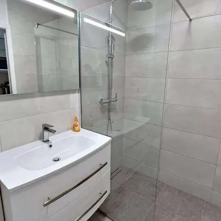 Jolie Appartement Proche Du Centre Senior Apartment