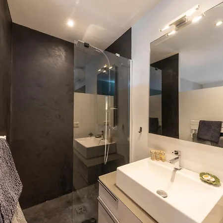2 Nice Private Room With Pool Ans Garden * Nice