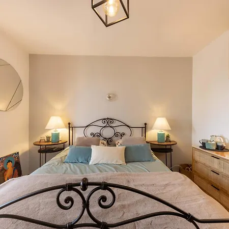 2 Nice Private Room With Pool Ans Garden Bed & Breakfast Nice