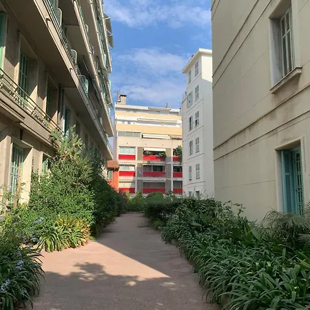 Close To The Sea Apartment *