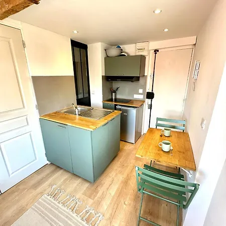 Vieux Dernier Etage Apartment Nice