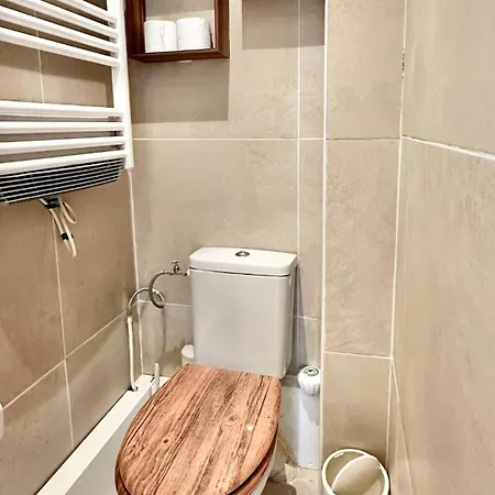 Apartment Cozy For 4 - Wifi & Air Conditioning