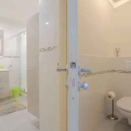 Spacious 2 1 Bedroom Elegance Comfort For Two People Apartment *
