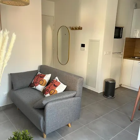 Apartment 2 Charming Close To Port And Transport Nice