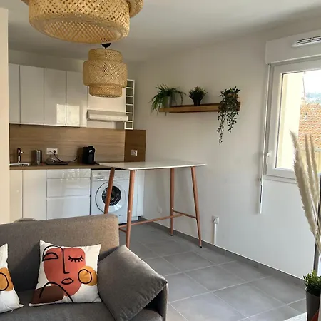 Apartment 2 Charming Close To Port And Transport *