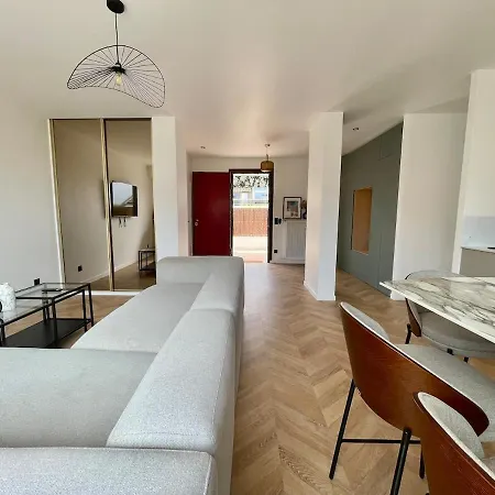 2 Bedroom Terrace - Downtown Nice