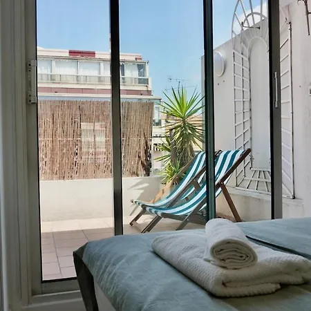 2 Bedroom Terrace - Downtown Apartment *