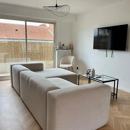 2 Bedroom Terrace - Downtown Apartment Nice